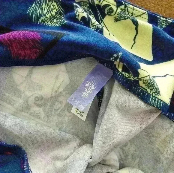 Luloroe tall and curvy nightmare before Christmas leggings - Picture 2 of 2